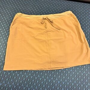 Women's Tan Skort 22W EUC